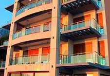 Čierna Hora 2017 Sutomore Vila PERČOBIČ*** Sutomore Hotel VELKOM*** Poloha: príjemné prostredie, 90 m od pláže, medzi hotelmi Korali a Južno More. Vybavenie: záhrada s grilom, parkovisko, WiFi.