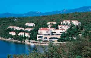 Kraljevica Komplex UVALA SCOTT** nástup denne, pobyt od 3 nocí Crikvenica Vila MILAT*** Crikvenica Villa JULIJA*** Poloha: situovaný v prírodnom tichom prostredí, 2 km od mestečka Kraljevica, 10 km