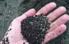 Nepoužívat umělá hnojiva Kompostování, používání zákvasů, mulčování a zelené hnojení jsou základem pro zásobování rostlin živinami, stejně jako pro zachování a rozvíjení půdního zdraví v přírodní