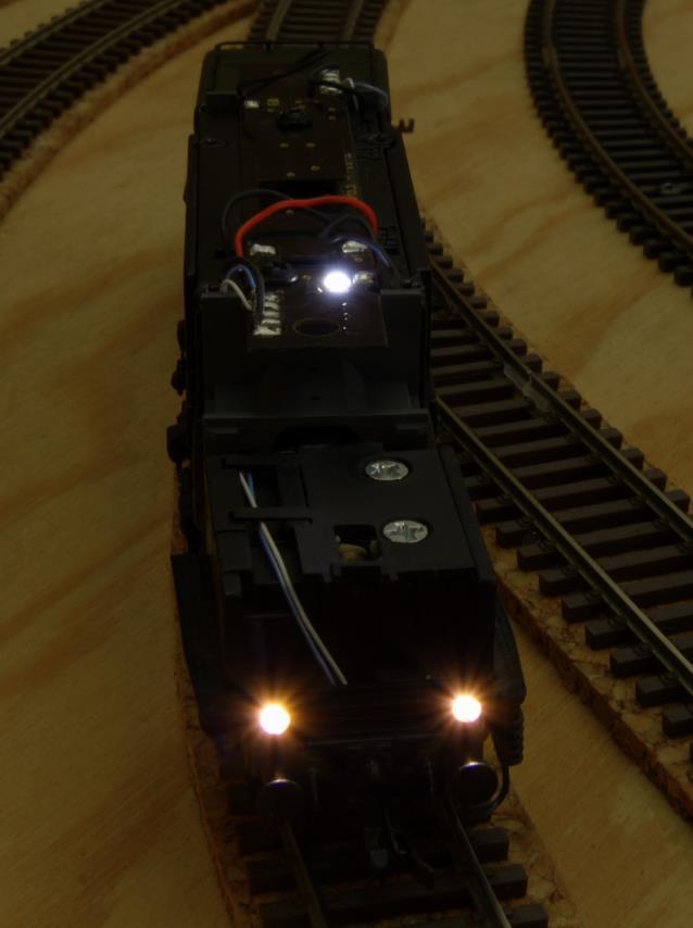 Obr. 18 a 19: Osvětlení modelu.