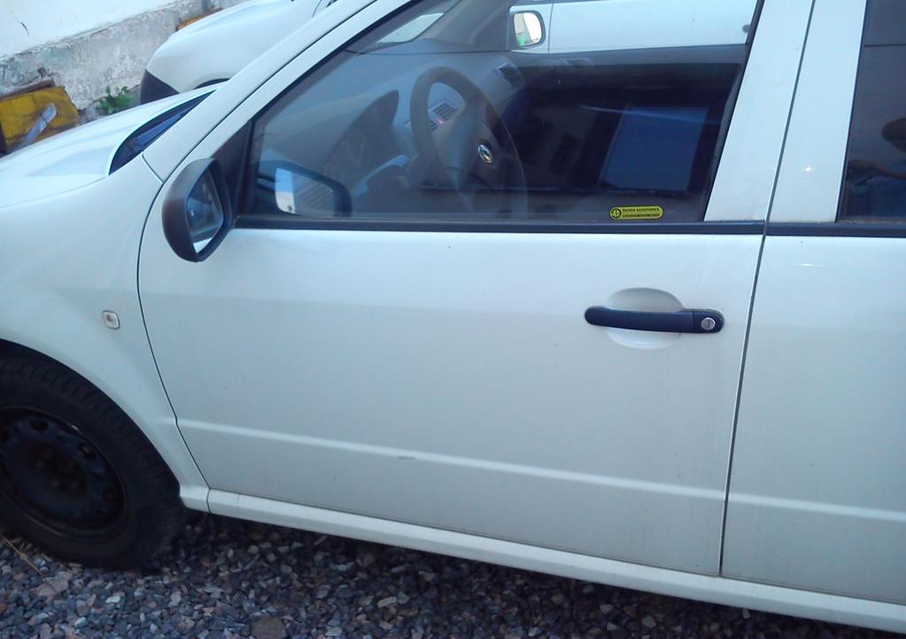 0 ŠKODA Fabia Combi - bílá Potisk dveře www.prosec.