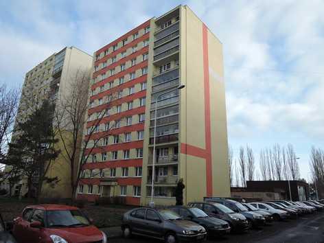 ZNALECKÝ POSUDEK č. 254/17 o obvyklé ceně nemovitých věcí - bytové jednotky č. 841/38 a podílu 66/4109 na společných částech domu a pozemku, vymezeno v budově: Kladno, č.p. 841, bytový dům, pozemku p.