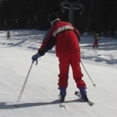 Březen 2009: první jízdy na dvou lyžích s bionickou protézou C-leg neupravenou pro lyžování. Proband byl první lyžař, který lyžoval na kolenním protetickém systému C-leg na dvou lyžích.