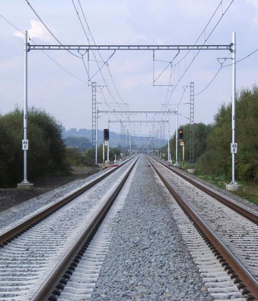 konstrukce tratě železniční svršek štěrkové lože zajišťuje