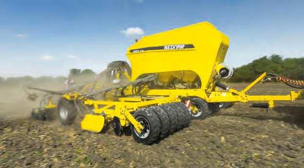 zajištěno přesné držení stopy secího stroje za traktorem.