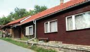 Brodě. Byt je situovaný ve zvýšeném přízemí bytového domu a je orientován na jihozápad. Bytový dům byl v r.