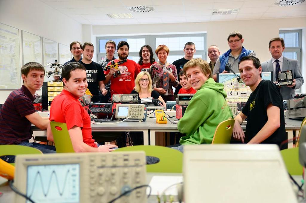 Engineering The faculty cooperates with elementary and secondary schools Pupils at elementary school Novolíšeňská learn about