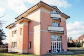Nadace Krása pomoci Projekt Doma bez obav Naší vizí jsou spokojení senioři, kteří vedou kvalitní a důstojný život v domácím prostředí.
