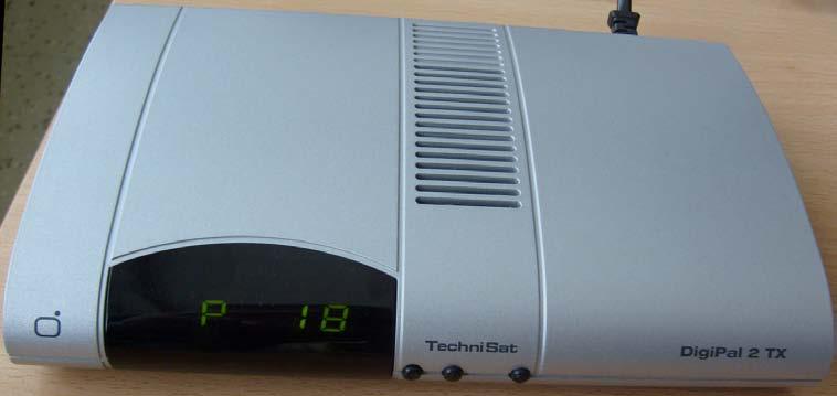 Obr. 5.3: Pohled na set top box TechniSat DigiPal 2 TX (čelní, zadní a boční pohled) Vnitřní struktura set top boxu je uvedena na obr. 5.4.