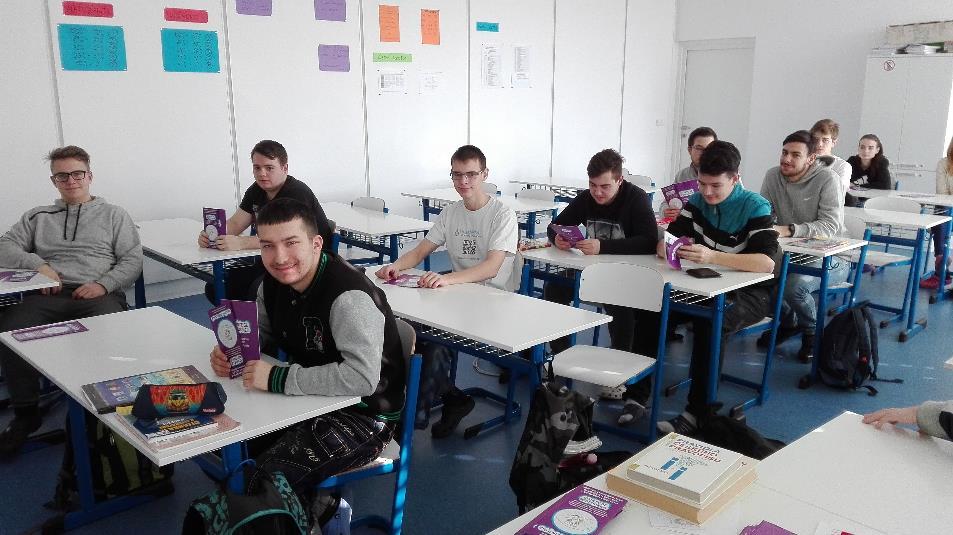 VYHODNOCENÍ PLÁNU AKTIVIT X. PŘEDNÁŠKY Plán aktivit zahrnoval uspořádání dvou odborných přednášek k tématu náhradní rodinné péče.