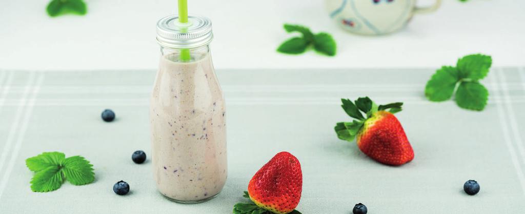 Regenerační nápoj plný ovoce 2 porce 5 minut snadné cca 782 kj / 188 kcal na porci y 16,4 g sacharidy 20,1 g tuk 4,3 g vláknina 2,7 g n 4H COMPLEX PROTEIN s příchutí vanilky (1 odměrka) n 30 g