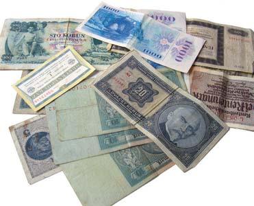 VYKUPUJEME SMYČCOVÉ NÁSTROJE.