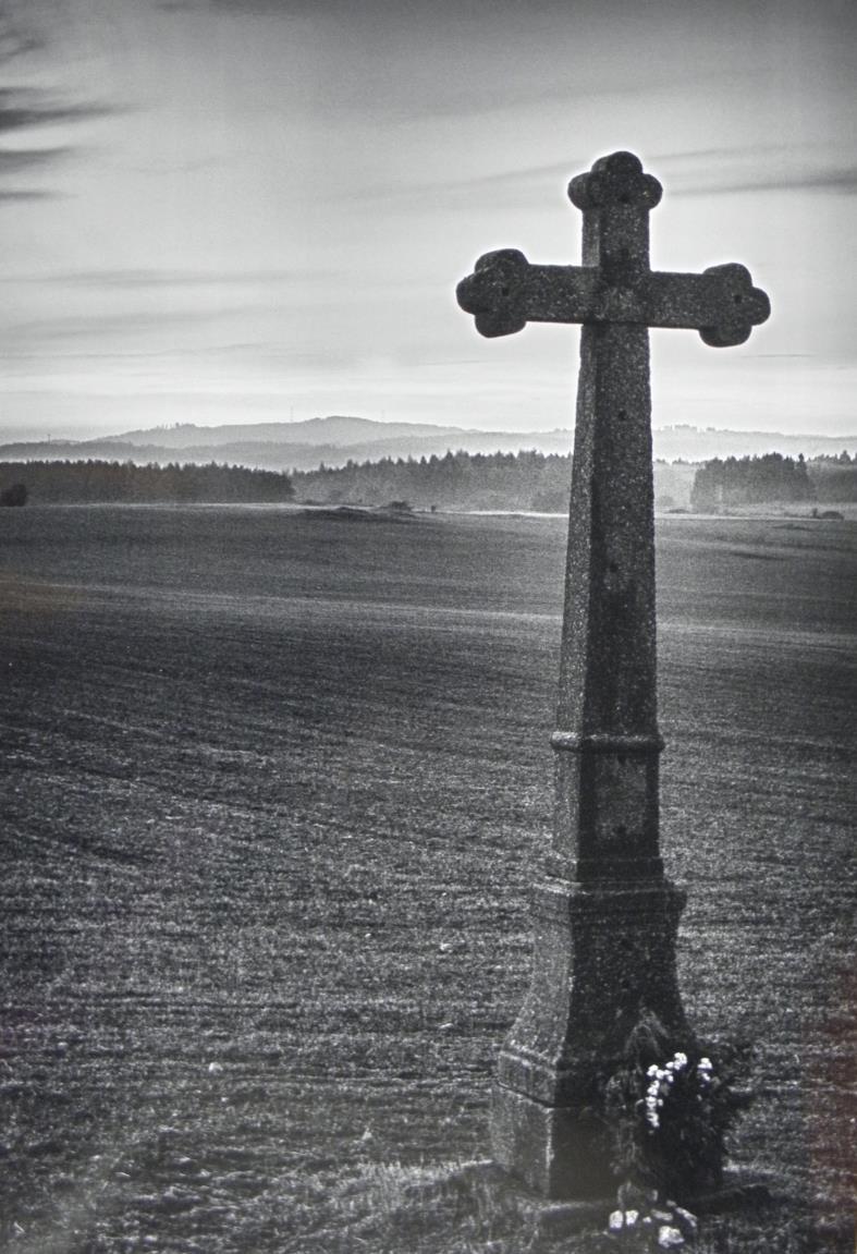 Jaroslav Kršek Fotograf z Třebíčska. Fotografování se věnuje od roku 2006. Ke svému fotografování používá výhradně digitální fotoaparát.