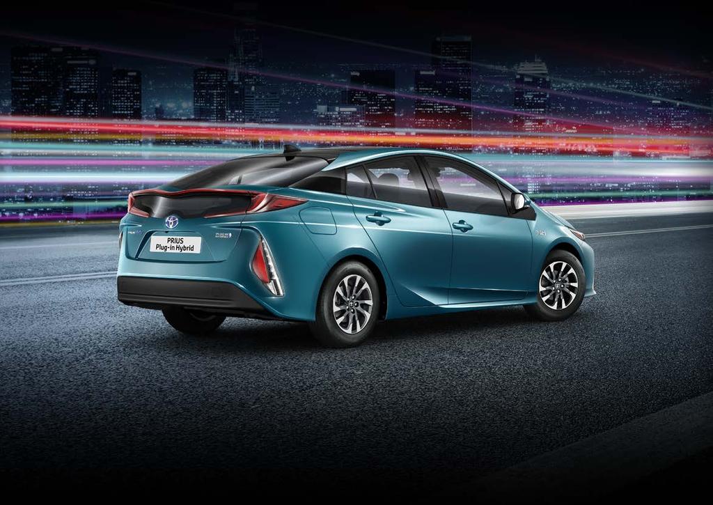 NOVÝ PRIUS PLUG IN HYBRID. IKONA MEZI HYBRIDNÍMI VOZY. OPĚT. www.toyota.cz Spotřeba paliva a emise CO₂ závisejí na z volené variantě a verzi vozidla.