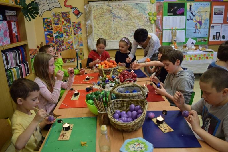 Beranová, účetní Květa Fišerová, personalistka Michal Procházka, školník a topič Marcela Bisová, uklízečka Hana Machová, uklízečka Iveta Kobzová, uklízečka Dagmar Šťastná, uklízečka Hana Švarcová,