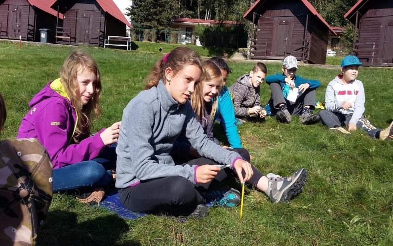 K prevenci sociálně patologických jevů sloužily také případové komise svolávané za účasti rodičů, vedení školy, výchovného poradce, třídního učitele, případně speciálního pedagoga nebo preventisty k