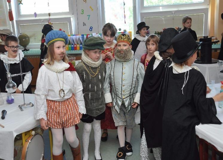 ZŠ Na Výsluní se totiž stala jednou ze škol v ČR honosící se titulem Rorýsí škola, což je označení pro instituci vstřícnou k těmto vzácným ptákům.