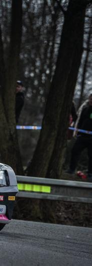 Jak typické vztah spoluzakladatele týmu, matematika Karla Janečka, k číslům je příslovečný, a proto také byla premiéra naplánována na 12:21 hodin.