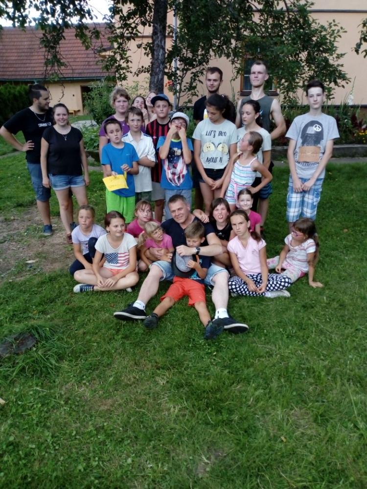 Není divu, že se farou otřásal smích dětí. Nejen smích, ale taky šťastné oči našich dětí byly odměnou jak pro vedoucí, tak i pro našeho Otce Jána. Všem organizátorům i účastníkům patří velký dík!
