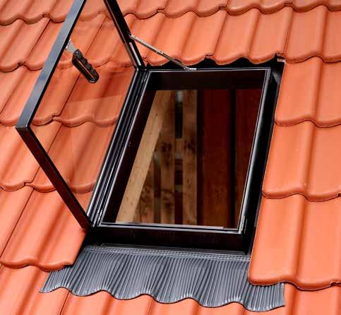 Střešní výlez pro nezateplenou střechu GVK 0000Z Střešní výlez GVK poskytují stavařům, kominíkům a dalším řemeslníkům snadný přístup na střechu.