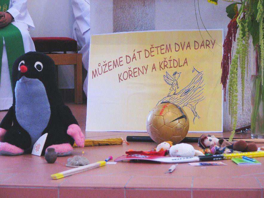 Obsah Údaje o organizaci...4 Úvodní slovo...6 Kdo jsme a o co usilujeme...7 Poslání a cíle...7 Aktivity střediska...9 Kroužky zájmového vzdělávání... Otevřený klub - Volná oratoř.