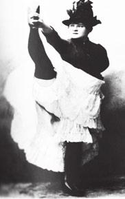 , Realisté - 3 hl., oda - 1 hl., komunisté - 1 hl. Piráti Jsou mladí, ať se ukážou 7 Foto: Archiv ště Bouřlivý rok 1917 miss vysoká noha Místní přebornice ve zvedání nohy Alena Kočičková v akci.