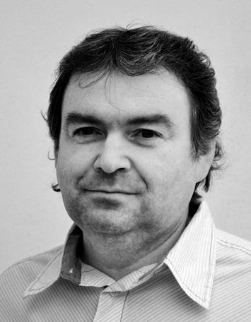 Vůbec nezáleží na tom, zda už v zastupitelstvu jsou, či nikoliv. Velkou část anketních lístků občanům do schránek osobně doručil místostarosta obce Petr Stránský.