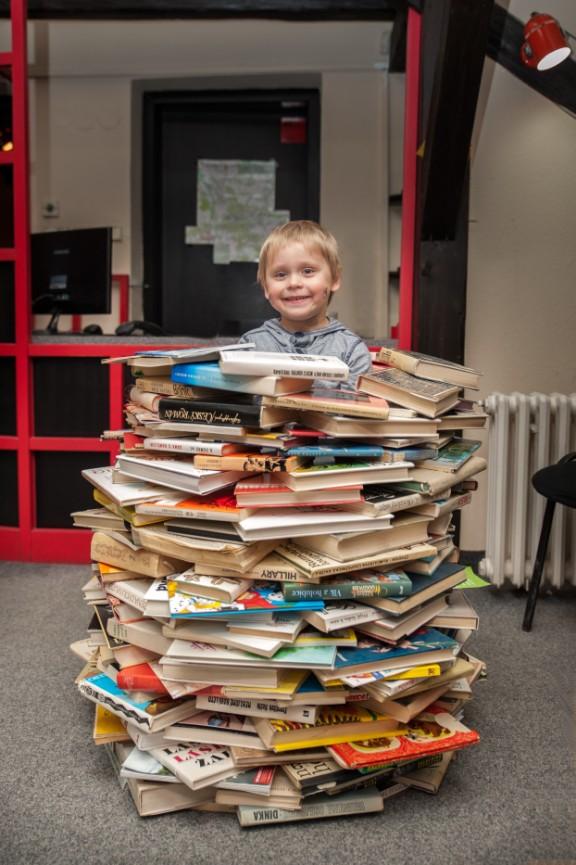 Po vystudování Harvardu se živil jako sazeč, redaktor, fotograf, reklamní agent, grafik, výrobce nábytku a hraček, projektant a stavitel domů.