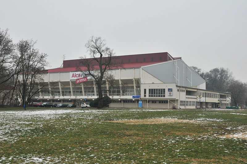 zařízení společné, na pokoji umyvadlo - restaurace, salonek,