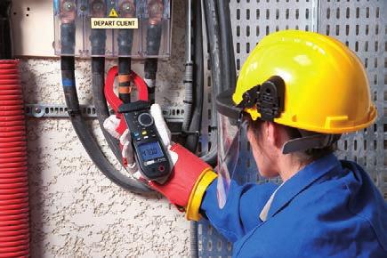 Multimetry Digitální klešťové multimetry 1000 V CAT IV IP 54 3 řady klešťových přístrojů pro 3 měřicí rozsahy: Objevte naši řadu a vyberte si svůj klešťový přístroj!