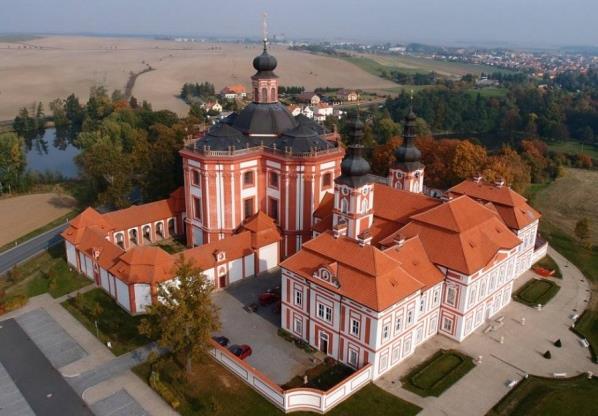 Na konečné podobě areálu se podíleli především Jean Baptista Mathey a Kryštof Dientzenhofer. Chlum Svaté Maří patří mezi klíčová poutní místa na hranicích Čech a Bavorska.