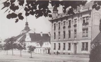V Milevsku je dnes celá řada dalších finančních ústavů a bank, ale pokud se vrátíme do historie, zjistíme, že městská spořitelna patřila v našem městě k finančním podnikům s nejdelší tradicí.