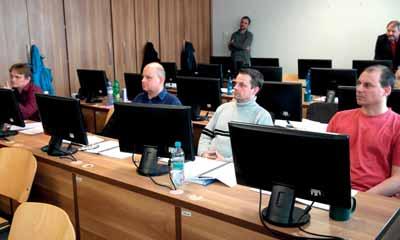 Souvisí to s poptávkou po ních profesích na stonavské šachtě. V současné době hledáme horníky do rubání, raziče do příprav, ní elektrikáře i ní zámečníky především pro Důlní závod 2.