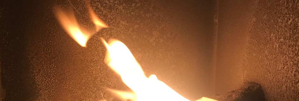 Obr. č. 34 Tvar plamene menší výkon vlevo a vyšší výkon vpravo Uvedené hodnoty se mění v závislosti na zanešení pece hořáku.
