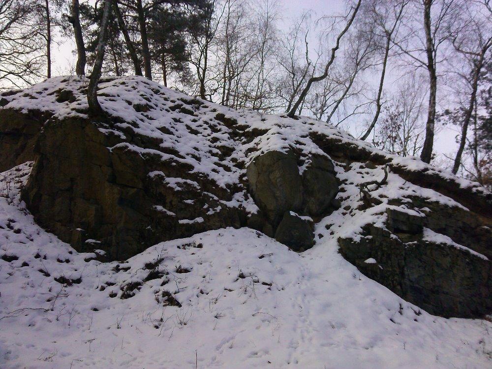 tehdejších mikroorganismů, můžeme v nich najít křemenné žilky (http://fotoarchiv.geology.