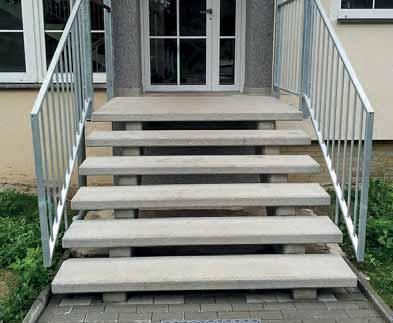 MONTOVANÁ SCHODIŠTĚ IN Montované schodiště se vyrábí z pohledového betonu dle individuálních požadavků zákazníka a je určeno do exteriérů.