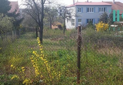 klidné a okrajové MČ Chrlic. Pozemky jsou navrženy dle úz. plánu obce k výstavbě RD, lze stavět ihned po vyřízení přísl. formalit a to na jakékoliv části pozemku.