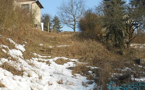 5 500 000 Kč Popis: Rozlehlý pozemek v Modřicích o celkové výměře 5 721 m 2.