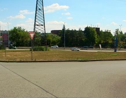 pneuservisy apod. včetně obchodních a stravovacích zařízení do 400 m2 prodejní plochy.