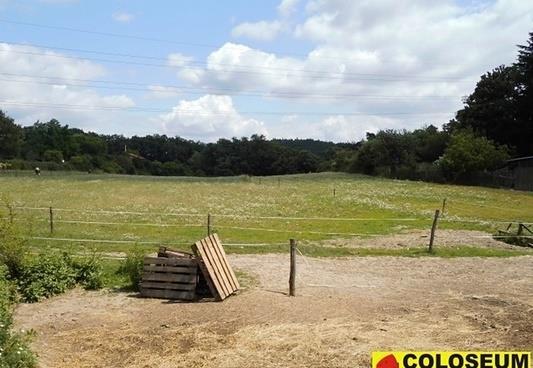Popis: rovinatý pozemek s celkovou plochou 2 718m2, který se nachází v pěkné a klidné lokalitě Brno Komín s krásným výhledem. Šíře pozemku 14m.