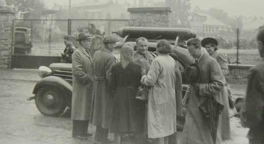 Po výslechu na jihlavské úřadovně gestapa byl vězněn ve Znojmě a v Brně. Dne 8. května 1940 byl převezen do Prahy a vyslýchán v Petschkově paláci a následně vězněn v pražské věznici na Pankráci.
