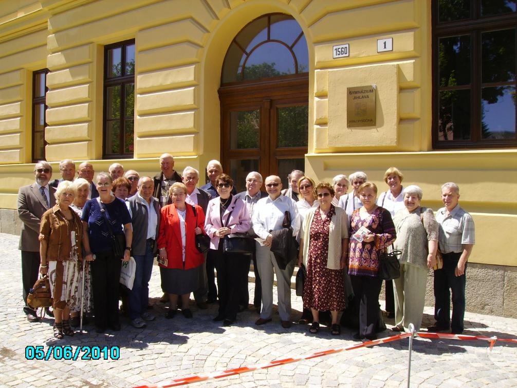 28.5. Konalo se slavnostní vyřazení absolventů 4.B a 4.C na jihlavské radnici a předání maturitního vysvědčení. Červen - Školu navštívili absolventi, kteří maturovali před 50 (foto) a 65 lety. 4.-30.