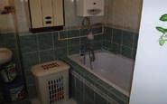 Uspořádání domu je účelné a vkusné. Posezení na dvorku. 606 702 417 3.650.