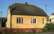 Okolí nabízí mnoho příležitostí pro pěší turistiku, jízdu na horských kolech nebo projížďky na koních, lyžařský vlek se nachází