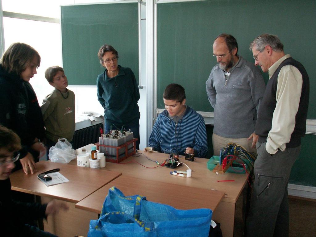 Matyáš Kosík, student Mensa G, Mimořádné intelektové nadání, období zaměřené na techniku (v některých oblastech úroveň dospělého experta) - přednáška pro KDF MFF UK; Od předškolního věku vážné