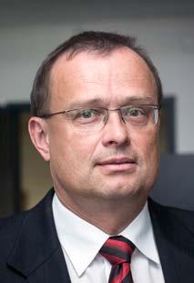 LKS 9/2018 JAK NÁS VIDÍ S 123 O PROFESNÍCH KOMORÁCH S LUBOMÍREM CHUDOBOU, PREZIDENTEM ČESKÉ LÉKÁRNICKÉ KOMORY Lékaře, zubní lékaře a lékárníky zdaleka nespojuje pouze to, že jejich profesní komory