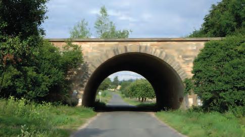 Torzo dálnice u Jevíčka, kterou za války byli přinuceni stavět také Židé. / The torso of a motorway near Jevíčko; the motorway was one of forced labor projects where Jews had to work during WWII.