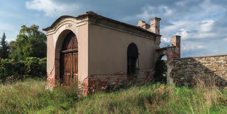 Přeloučská městská rada se bránila usazování Židů ve městě tím, že jim nedovolila stát se vlastníky nemovitostí, své domy měli pouze v pronájmu.