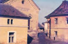 Nejstarší zmínka o Heřmanově Městci pochází z roku 1325 a v té době již má statut městečka. Vzniklo z jednoulicové obce za působení východočeského lokátora Gottfrieda kolem roku 1280.