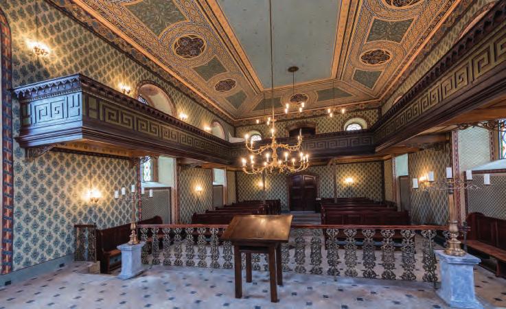 Heřmanův Městec. Interiér synagogy. / Synagogue interior. הר מאנוב מסטץ. פנים בית הכנסת. jako prozatímní modlitebnu rabínský dům čp. 34.